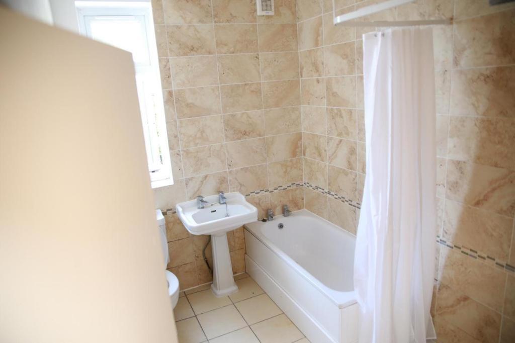 شقة Abbey Wood  في Congress Road Abbeywood المظهر الخارجي الصورة