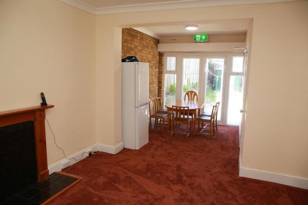 شقة Abbey Wood  في Congress Road Abbeywood المظهر الخارجي الصورة